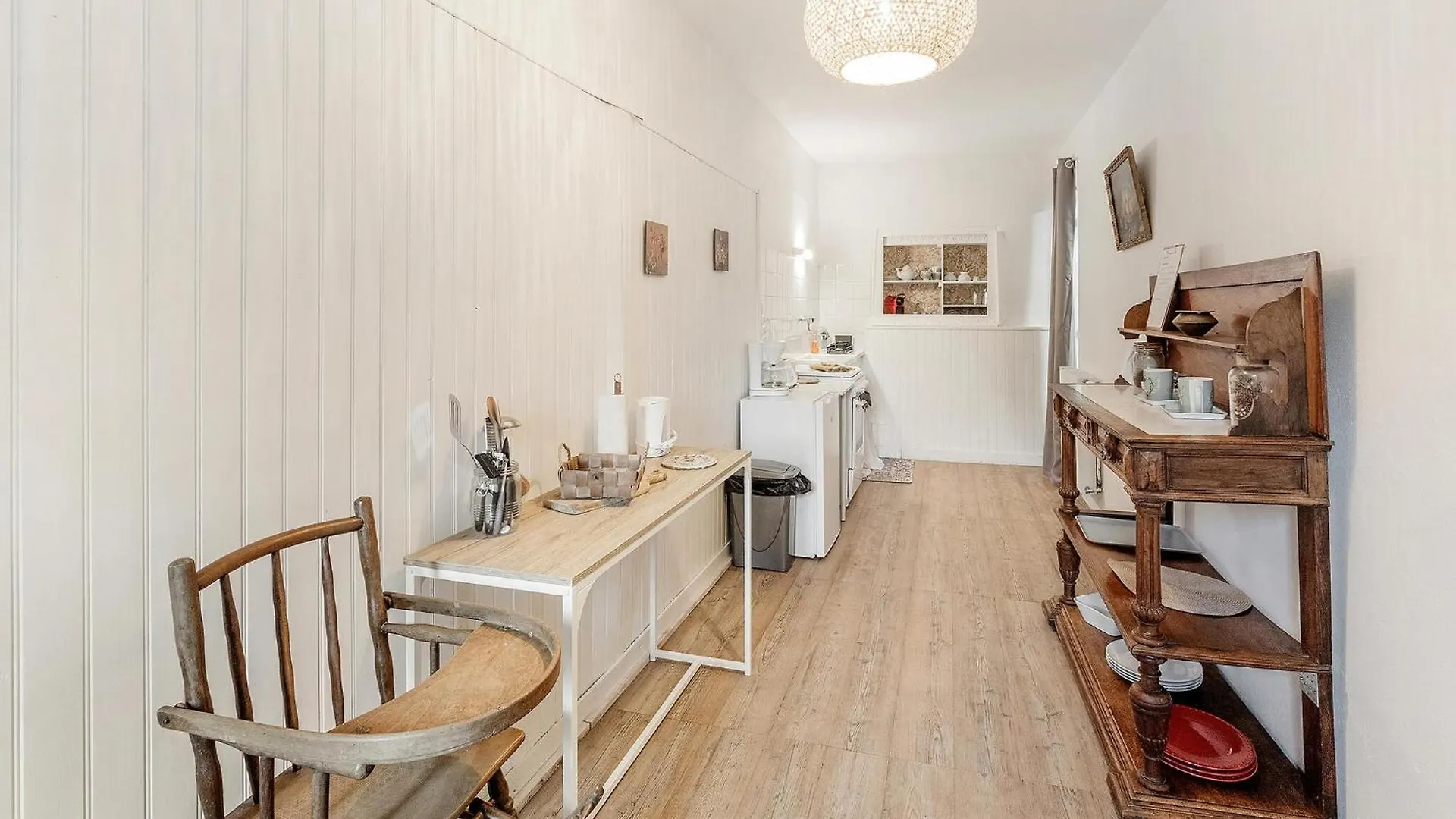 1 Bedroom Awesome Apartment In Tremblay Les Portes du Coglais